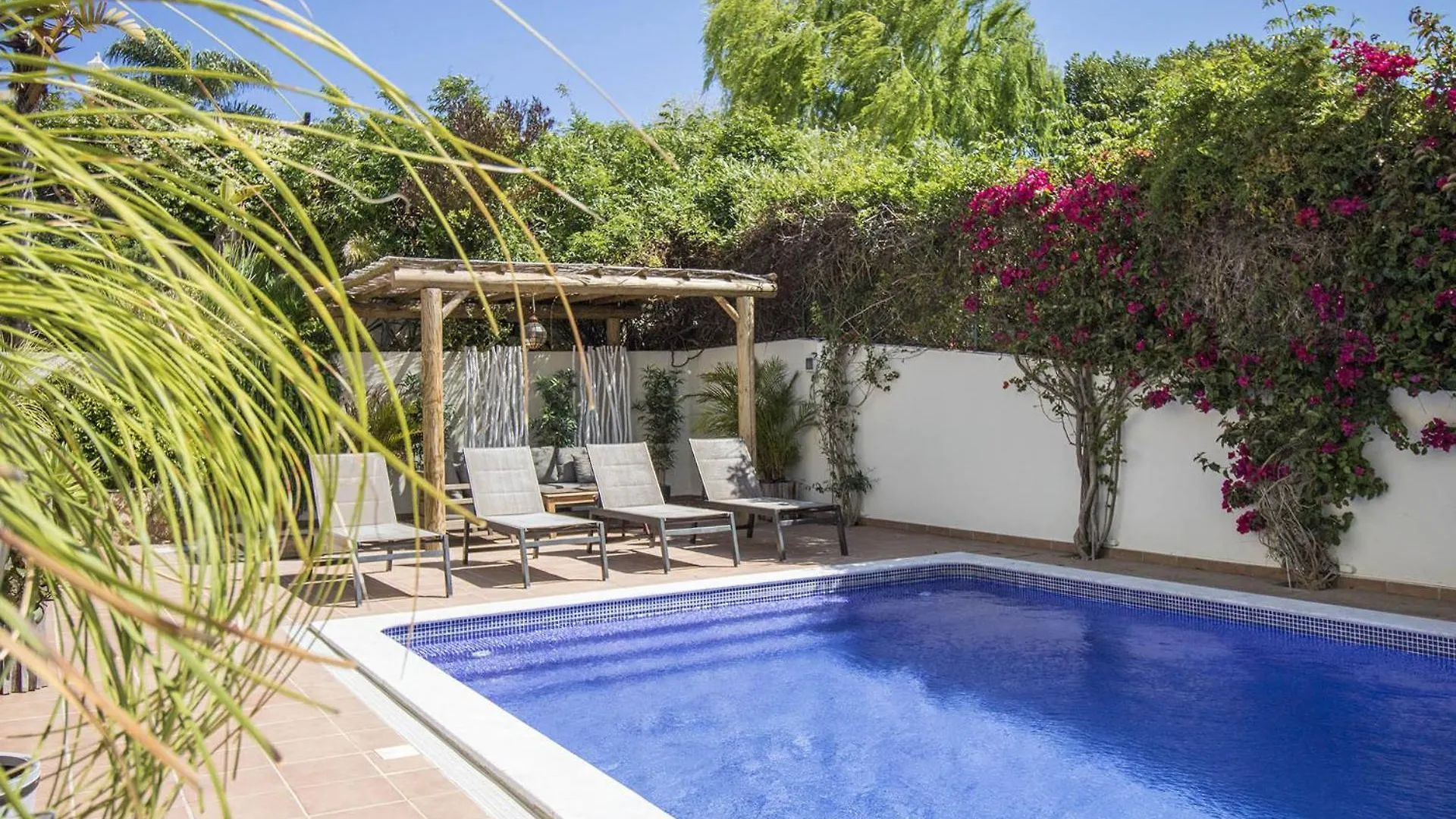 Villa Esmeralda Almancil 0*,